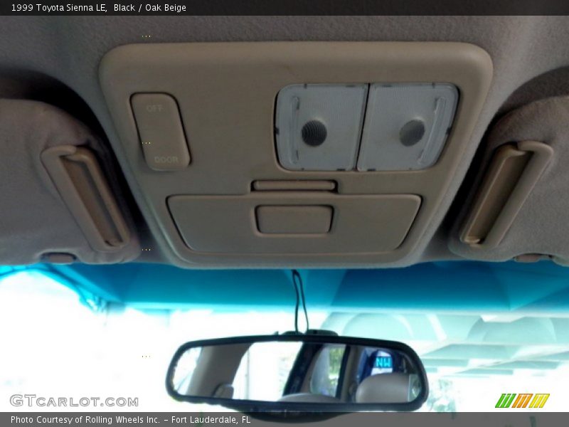 Black / Oak Beige 1999 Toyota Sienna LE