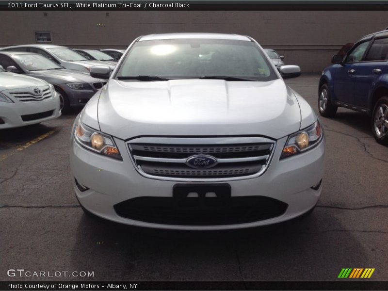 White Platinum Tri-Coat / Charcoal Black 2011 Ford Taurus SEL