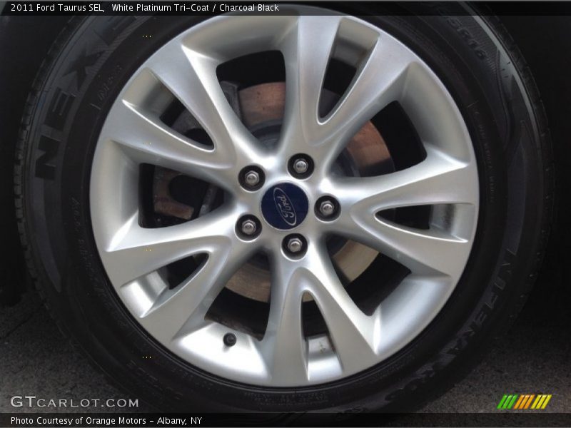 White Platinum Tri-Coat / Charcoal Black 2011 Ford Taurus SEL