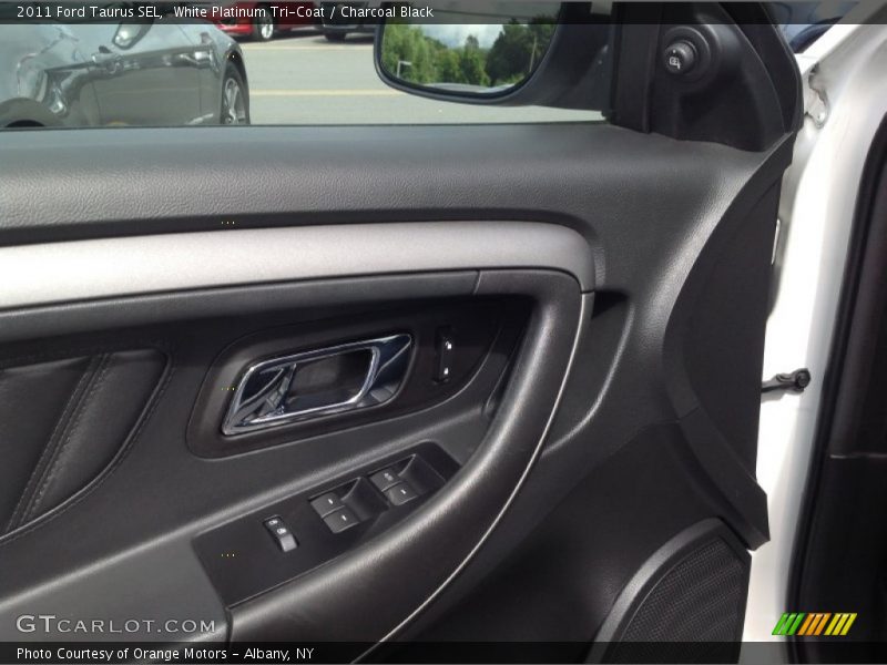 White Platinum Tri-Coat / Charcoal Black 2011 Ford Taurus SEL
