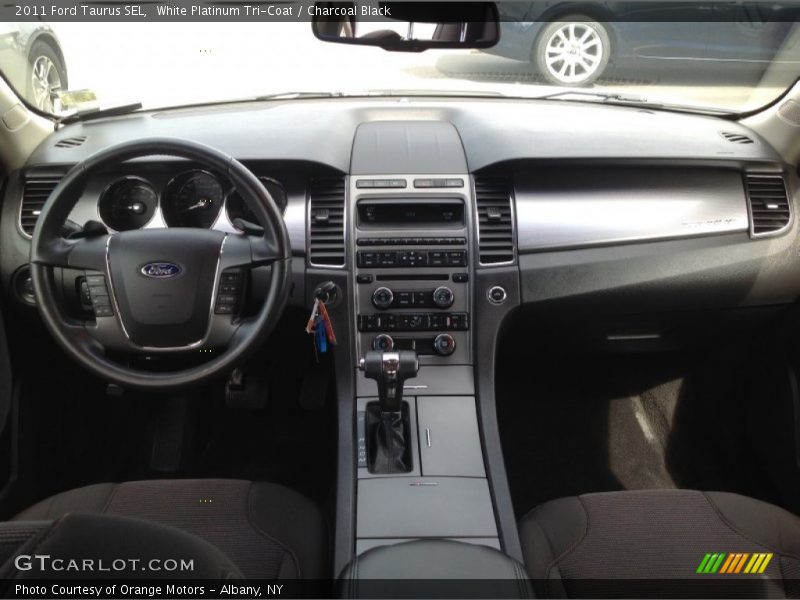 White Platinum Tri-Coat / Charcoal Black 2011 Ford Taurus SEL