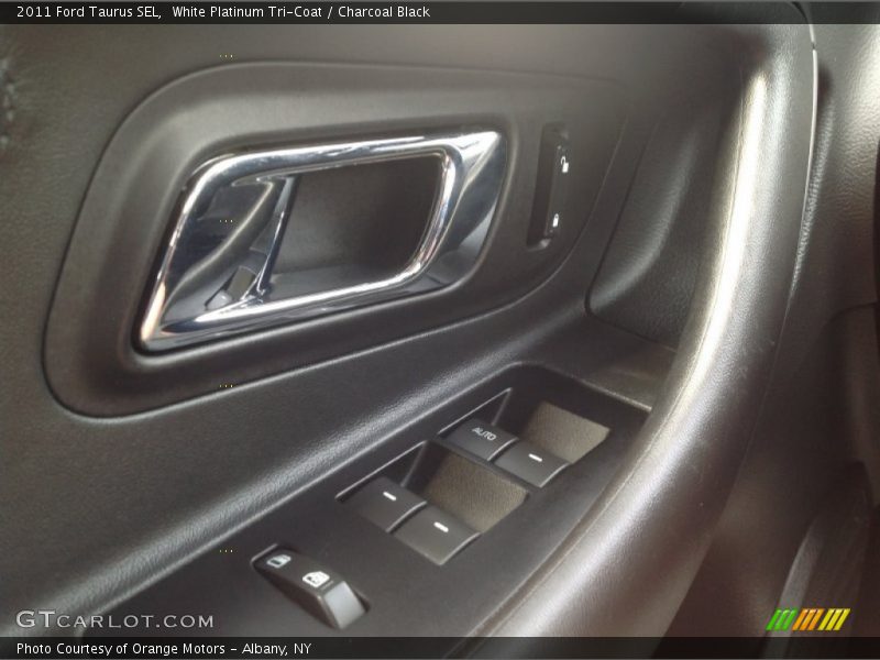 White Platinum Tri-Coat / Charcoal Black 2011 Ford Taurus SEL