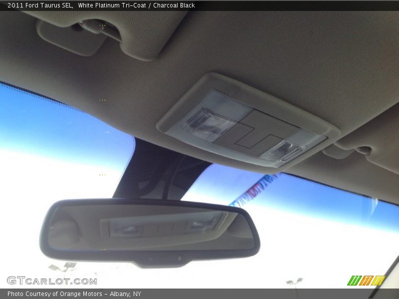 White Platinum Tri-Coat / Charcoal Black 2011 Ford Taurus SEL