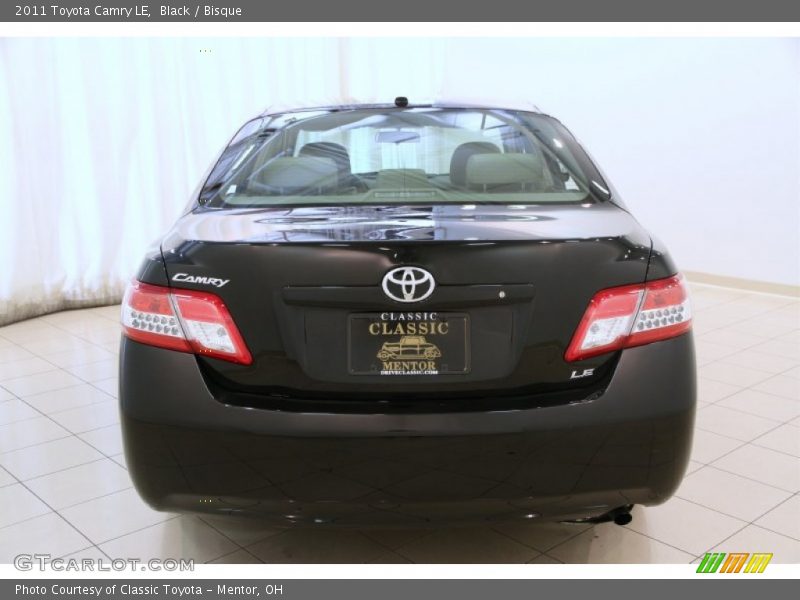 Black / Bisque 2011 Toyota Camry LE