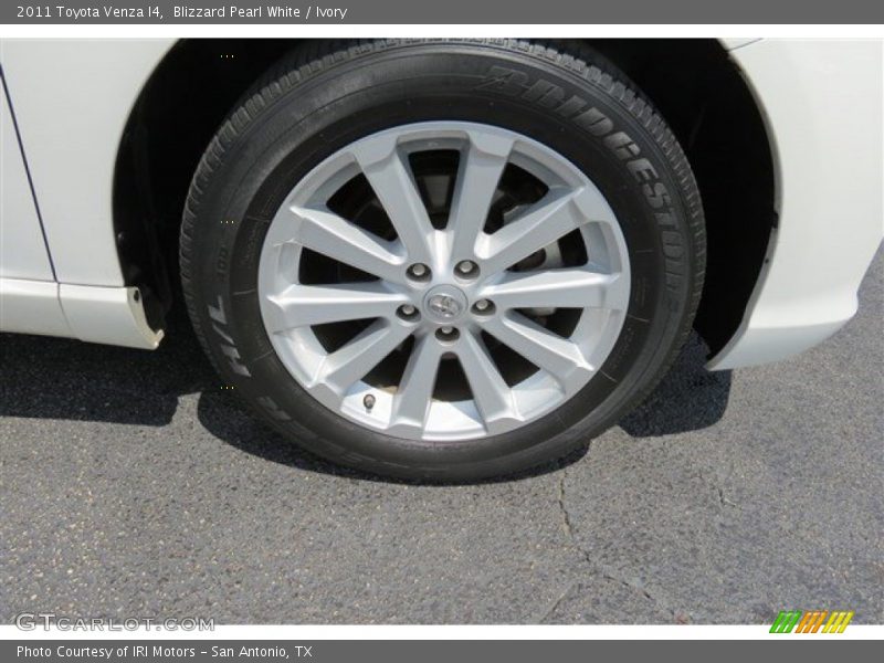 Blizzard Pearl White / Ivory 2011 Toyota Venza I4