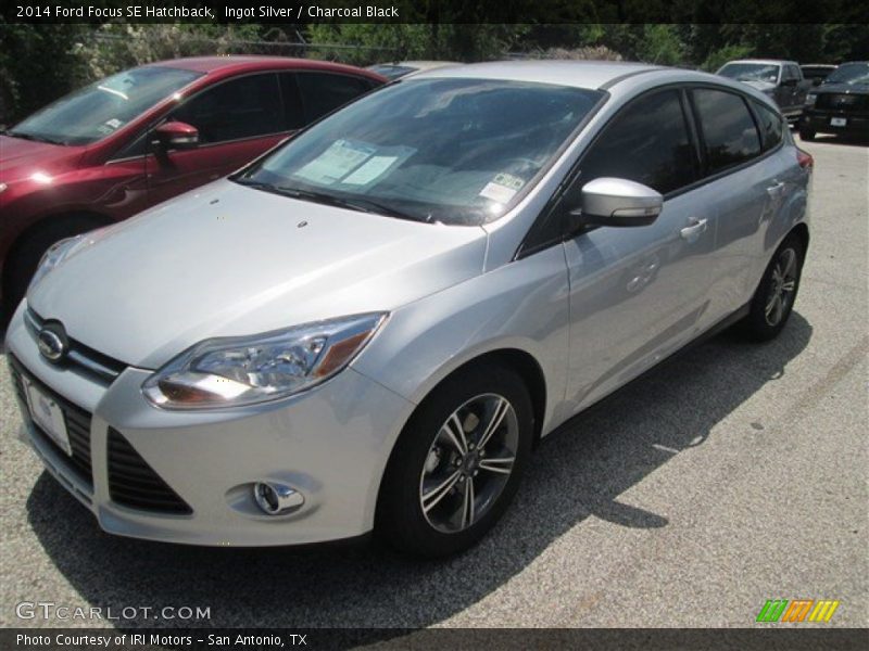 Ingot Silver / Charcoal Black 2014 Ford Focus SE Hatchback