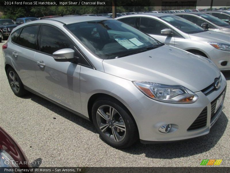 Ingot Silver / Charcoal Black 2014 Ford Focus SE Hatchback