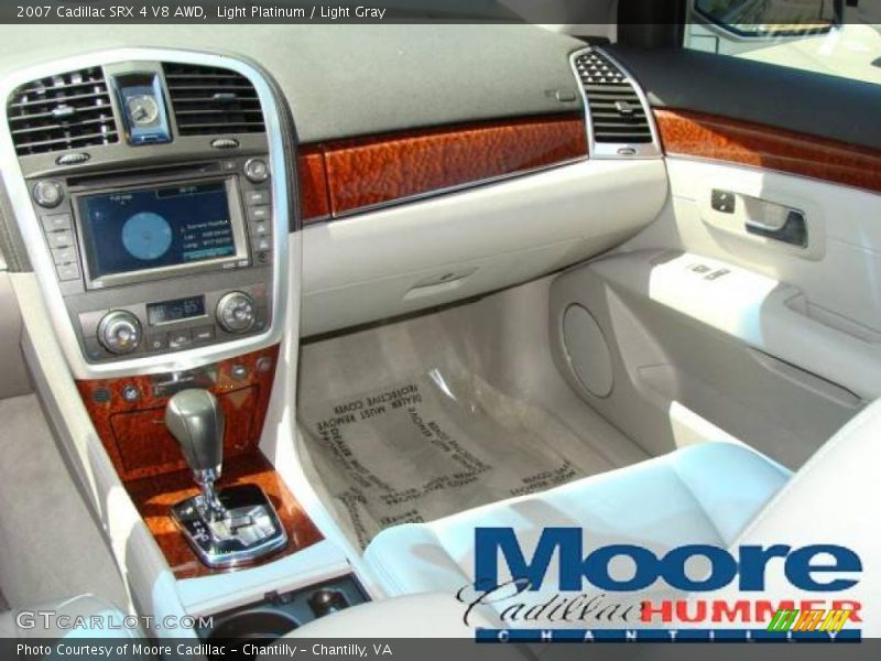 Light Platinum / Light Gray 2007 Cadillac SRX 4 V8 AWD