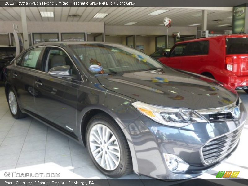 Magnetic Gray Metallic / Light Gray 2013 Toyota Avalon Hybrid Limited
