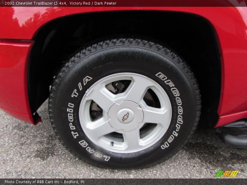 Victory Red / Dark Pewter 2002 Chevrolet TrailBlazer LS 4x4