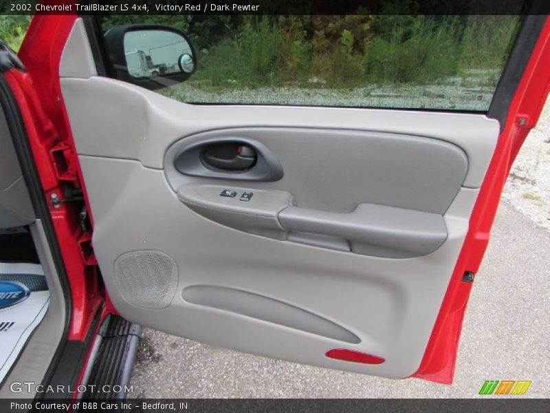 Victory Red / Dark Pewter 2002 Chevrolet TrailBlazer LS 4x4