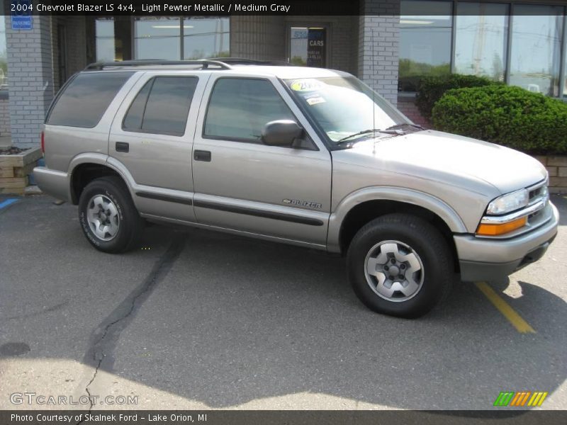 Light Pewter Metallic / Medium Gray 2004 Chevrolet Blazer LS 4x4