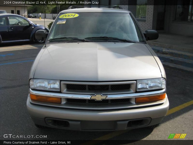 Light Pewter Metallic / Medium Gray 2004 Chevrolet Blazer LS 4x4