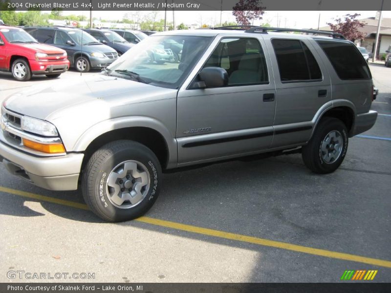 Light Pewter Metallic / Medium Gray 2004 Chevrolet Blazer LS 4x4