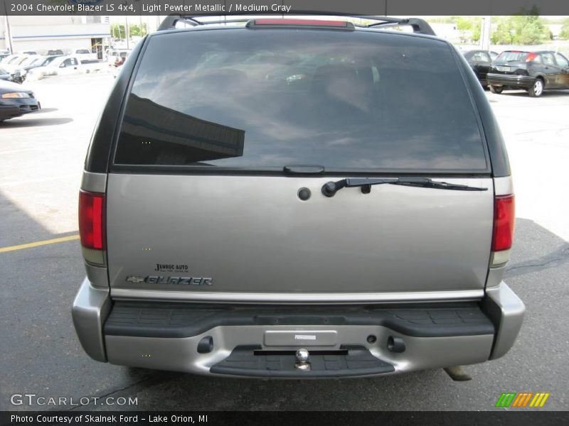 Light Pewter Metallic / Medium Gray 2004 Chevrolet Blazer LS 4x4