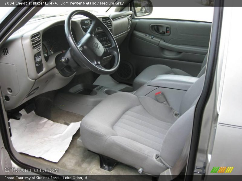 Light Pewter Metallic / Medium Gray 2004 Chevrolet Blazer LS 4x4