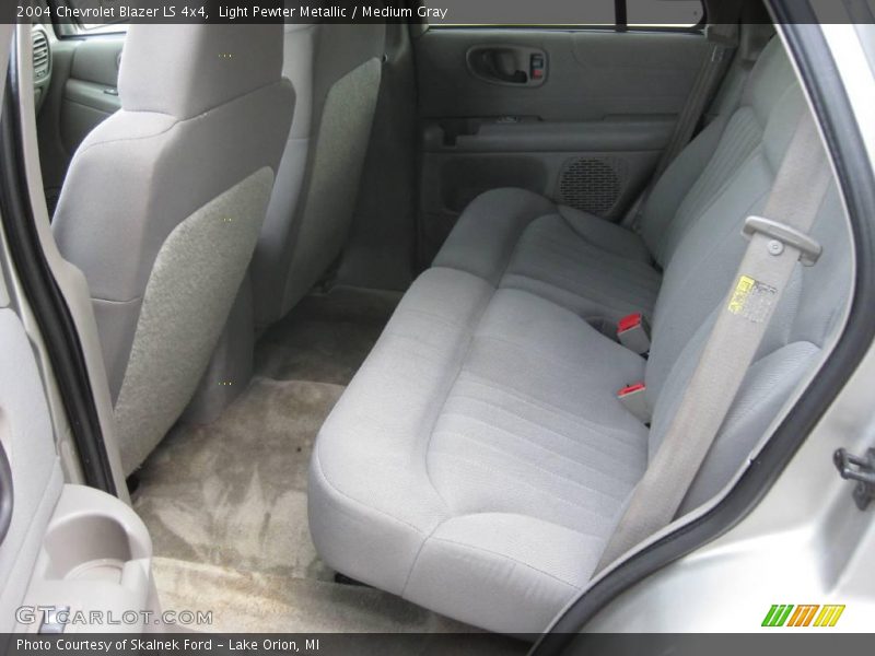 Light Pewter Metallic / Medium Gray 2004 Chevrolet Blazer LS 4x4