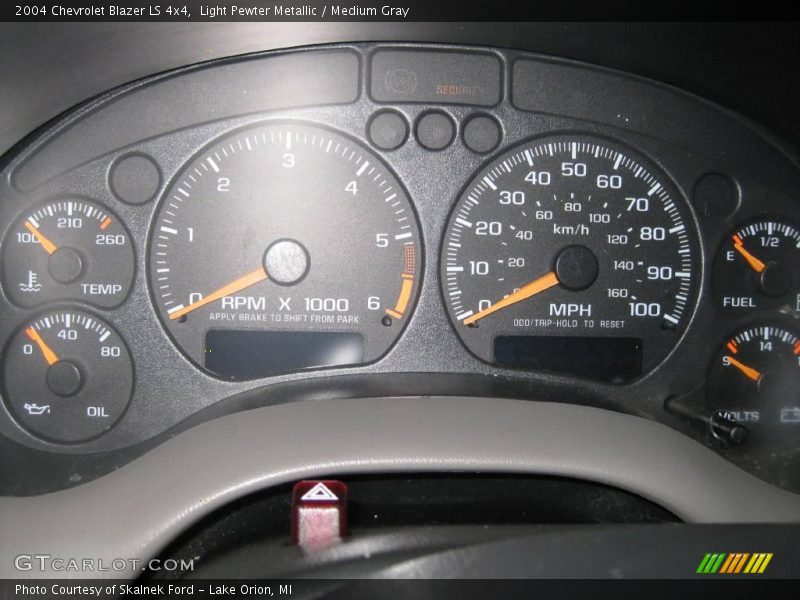 Light Pewter Metallic / Medium Gray 2004 Chevrolet Blazer LS 4x4