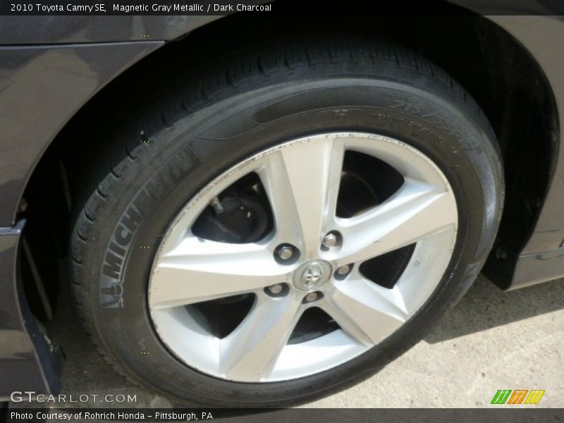 Magnetic Gray Metallic / Dark Charcoal 2010 Toyota Camry SE