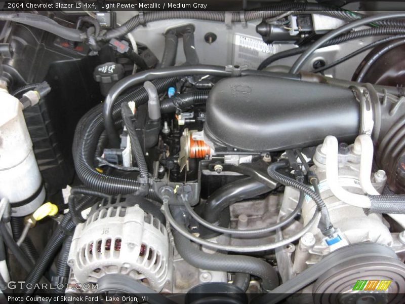 Light Pewter Metallic / Medium Gray 2004 Chevrolet Blazer LS 4x4