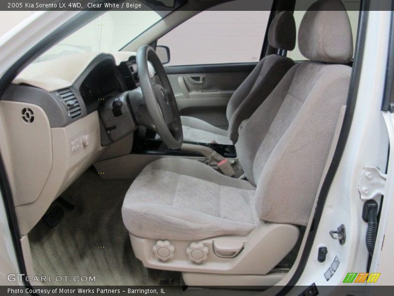 Clear White / Beige 2005 Kia Sorento LX 4WD