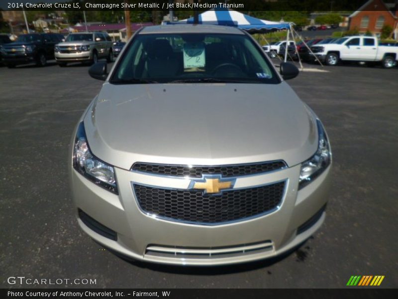 Champagne Silver Metallic / Jet Black/Medium Titanium 2014 Chevrolet Cruze LS