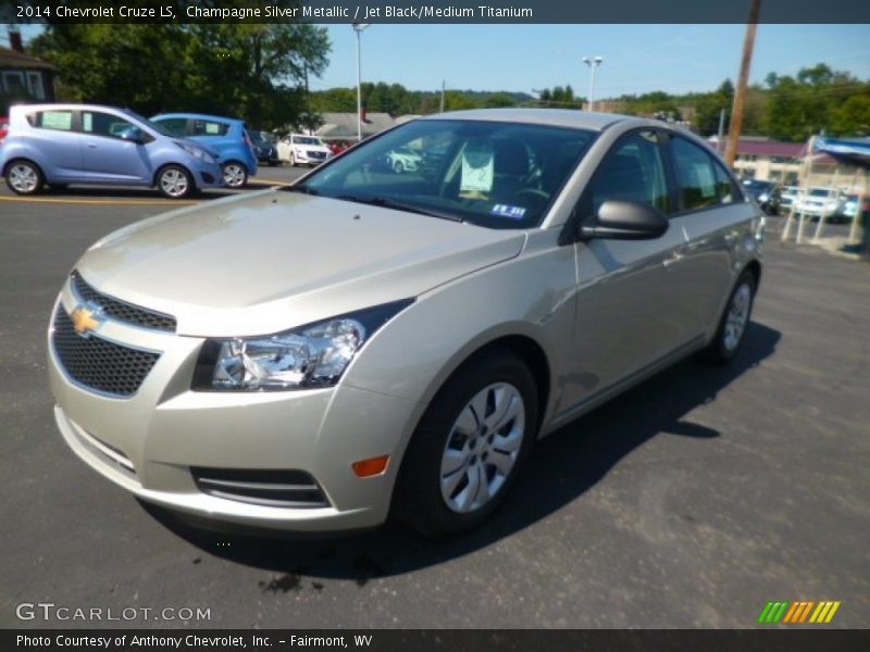 Champagne Silver Metallic / Jet Black/Medium Titanium 2014 Chevrolet Cruze LS