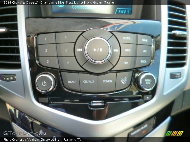 Champagne Silver Metallic / Jet Black/Medium Titanium 2014 Chevrolet Cruze LS