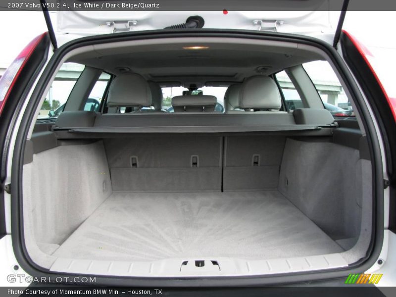 Ice White / Dark Beige/Quartz 2007 Volvo V50 2.4i