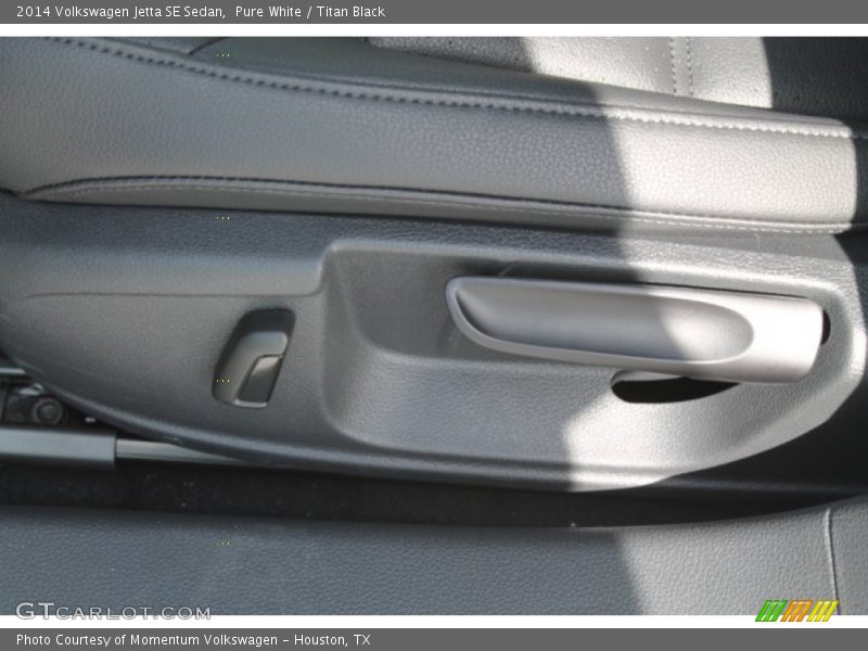 Pure White / Titan Black 2014 Volkswagen Jetta SE Sedan