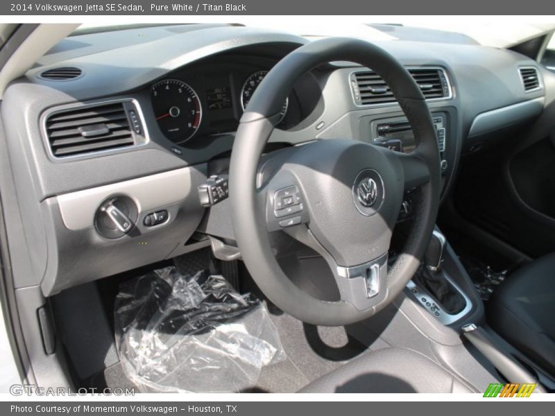 Pure White / Titan Black 2014 Volkswagen Jetta SE Sedan