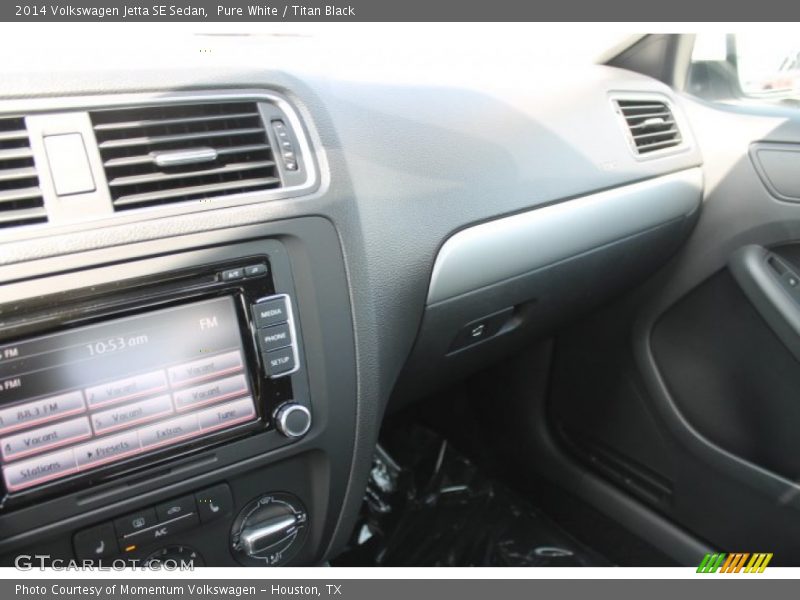 Pure White / Titan Black 2014 Volkswagen Jetta SE Sedan