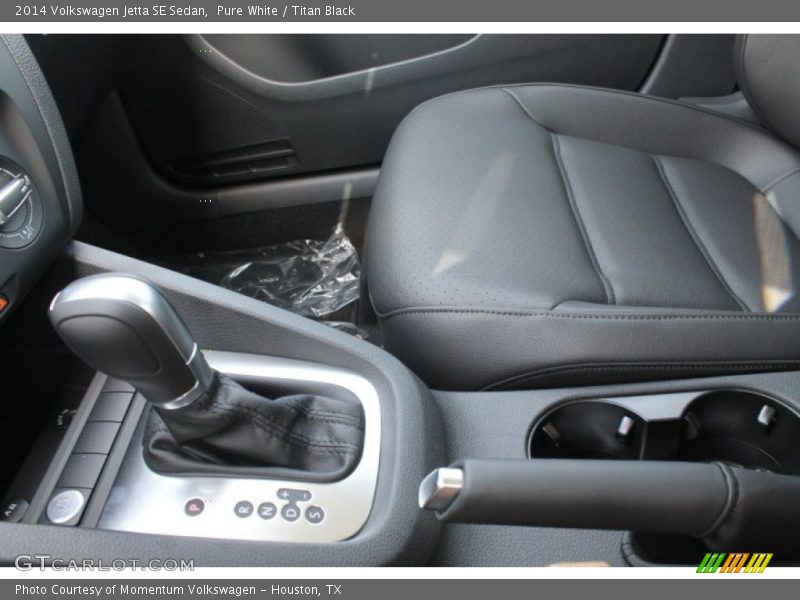 Pure White / Titan Black 2014 Volkswagen Jetta SE Sedan