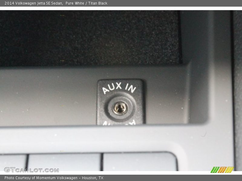 Pure White / Titan Black 2014 Volkswagen Jetta SE Sedan