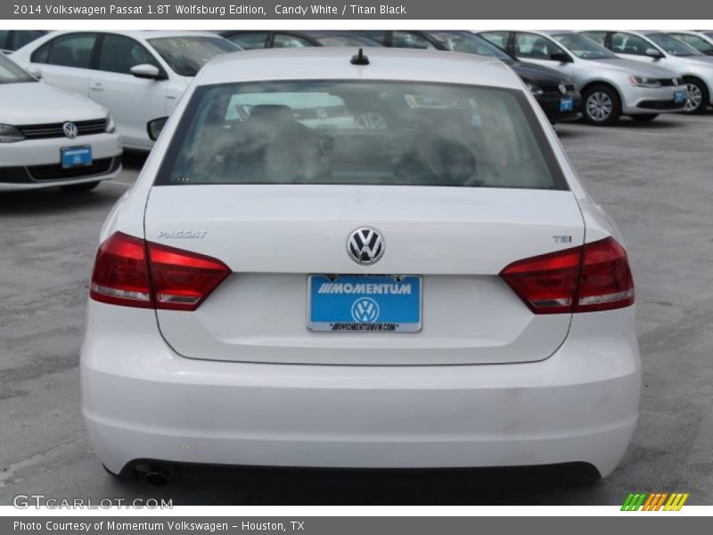Candy White / Titan Black 2014 Volkswagen Passat 1.8T Wolfsburg Edition