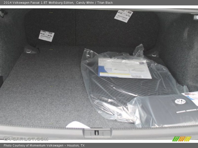 Candy White / Titan Black 2014 Volkswagen Passat 1.8T Wolfsburg Edition