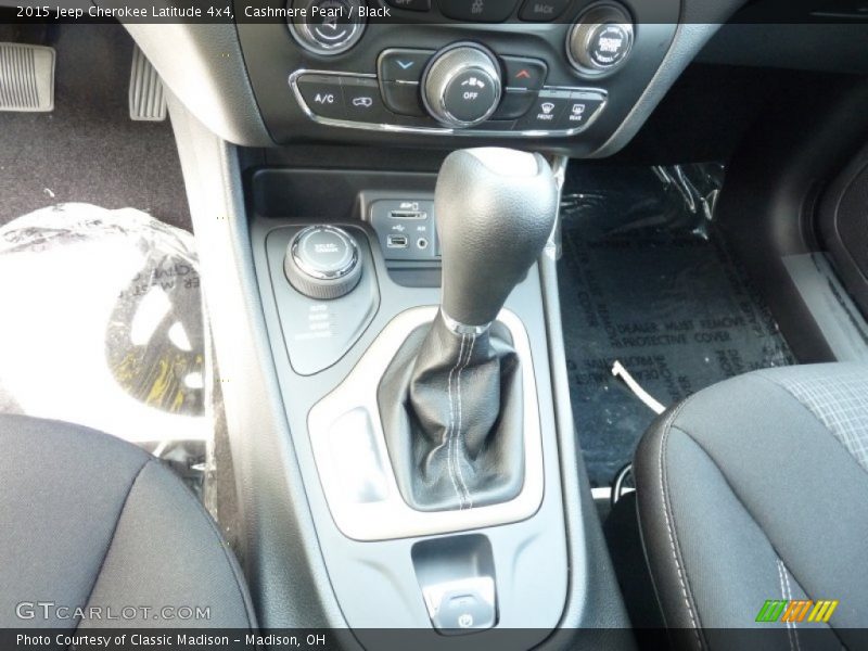 Cashmere Pearl / Black 2015 Jeep Cherokee Latitude 4x4