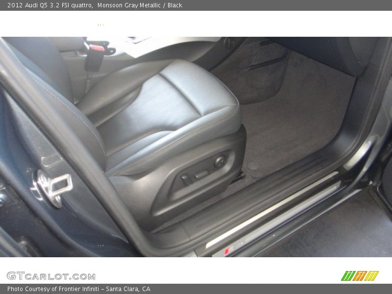 Monsoon Gray Metallic / Black 2012 Audi Q5 3.2 FSI quattro