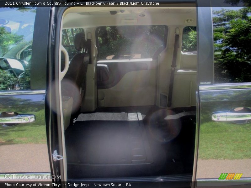 Blackberry Pearl / Black/Light Graystone 2011 Chrysler Town & Country Touring - L