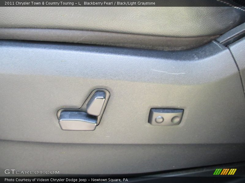 Blackberry Pearl / Black/Light Graystone 2011 Chrysler Town & Country Touring - L
