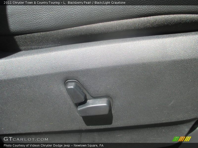 Blackberry Pearl / Black/Light Graystone 2011 Chrysler Town & Country Touring - L