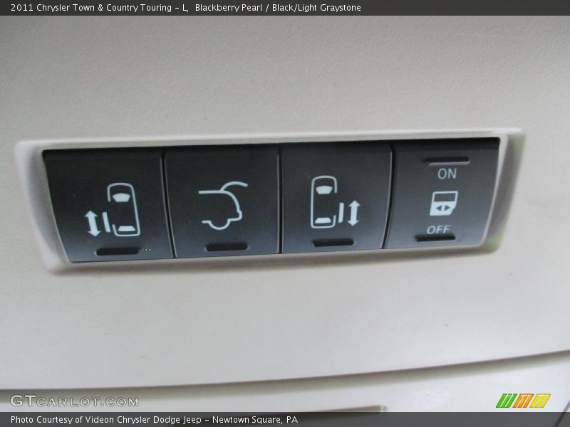 Blackberry Pearl / Black/Light Graystone 2011 Chrysler Town & Country Touring - L