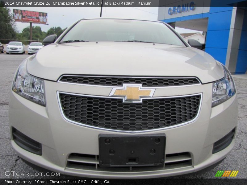 Champagne Silver Metallic / Jet Black/Medium Titanium 2014 Chevrolet Cruze LS