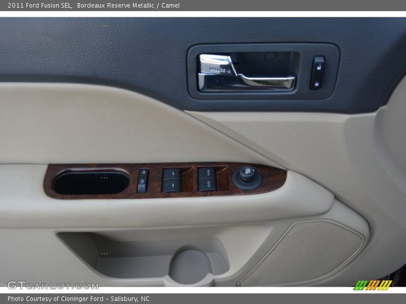 Bordeaux Reserve Metallic / Camel 2011 Ford Fusion SEL