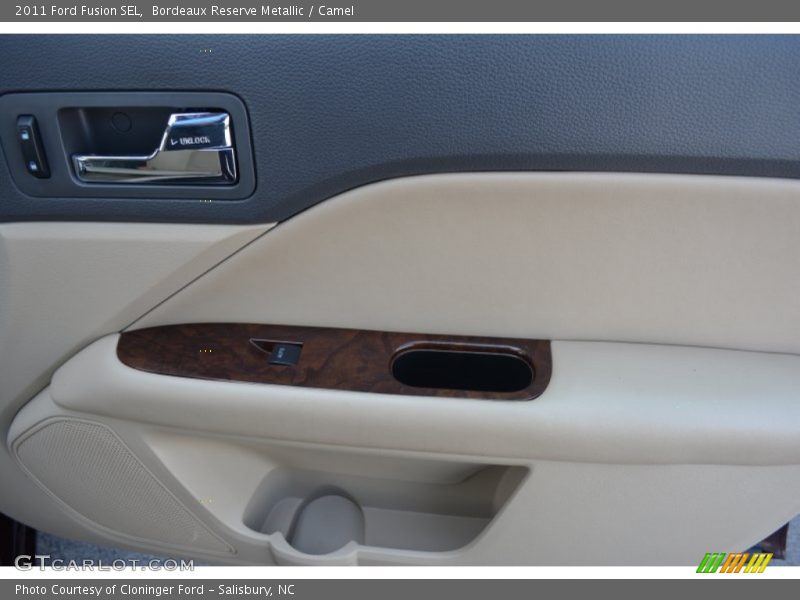 Bordeaux Reserve Metallic / Camel 2011 Ford Fusion SEL