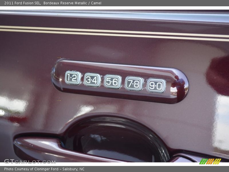 Bordeaux Reserve Metallic / Camel 2011 Ford Fusion SEL