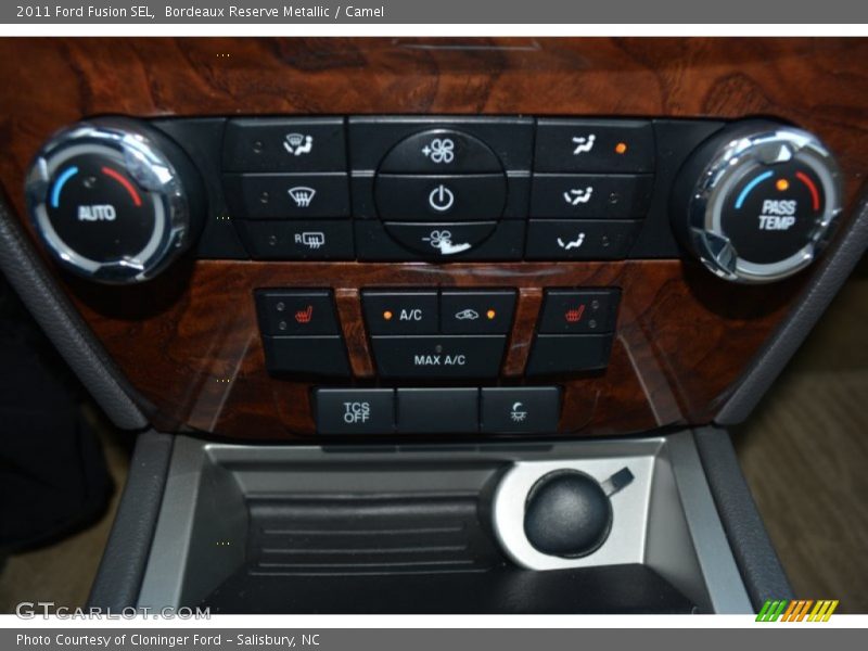 Bordeaux Reserve Metallic / Camel 2011 Ford Fusion SEL