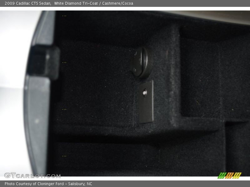 White Diamond Tri-Coat / Cashmere/Cocoa 2009 Cadillac CTS Sedan