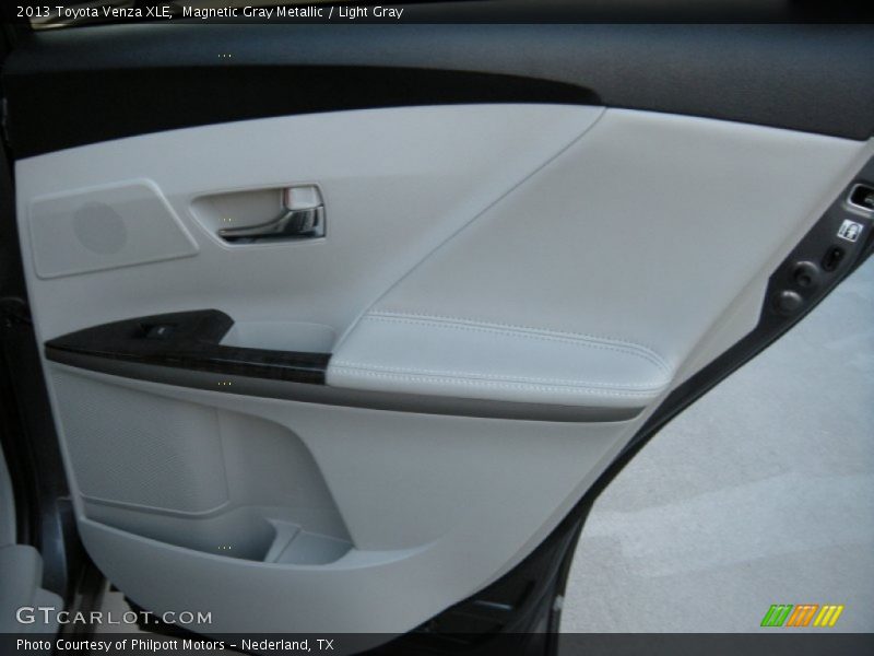 Magnetic Gray Metallic / Light Gray 2013 Toyota Venza XLE