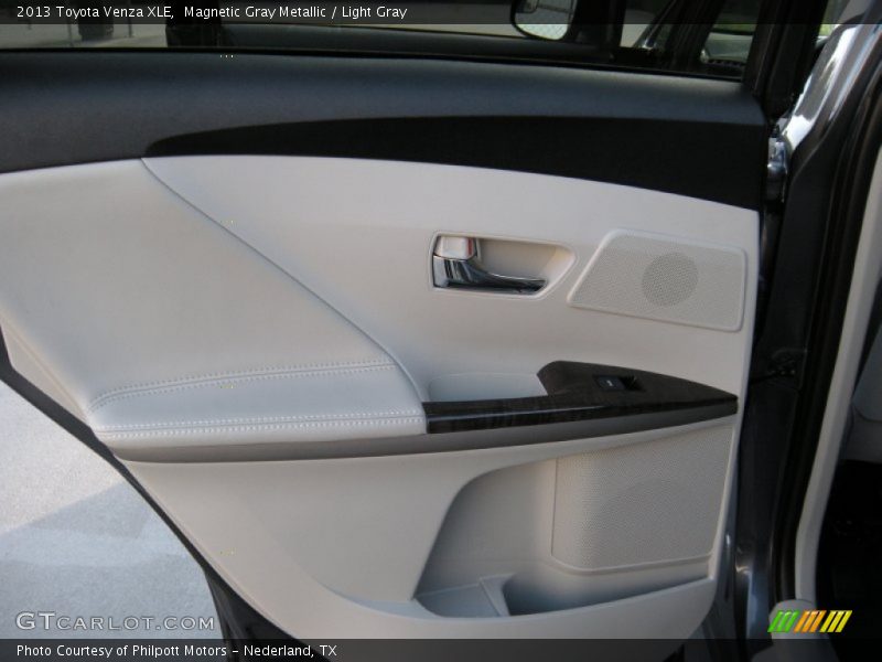 Magnetic Gray Metallic / Light Gray 2013 Toyota Venza XLE